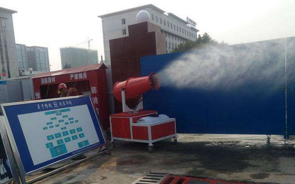 佳實建筑工地霧炮機作用效果圖